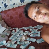 Uran_Petysqq